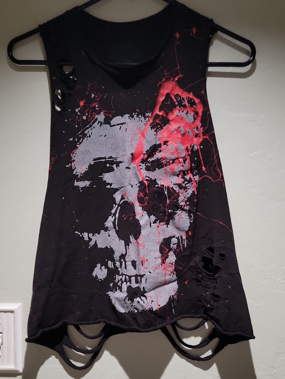 Black Skull Graphic Distressed Muscle Tank — Red & White Print